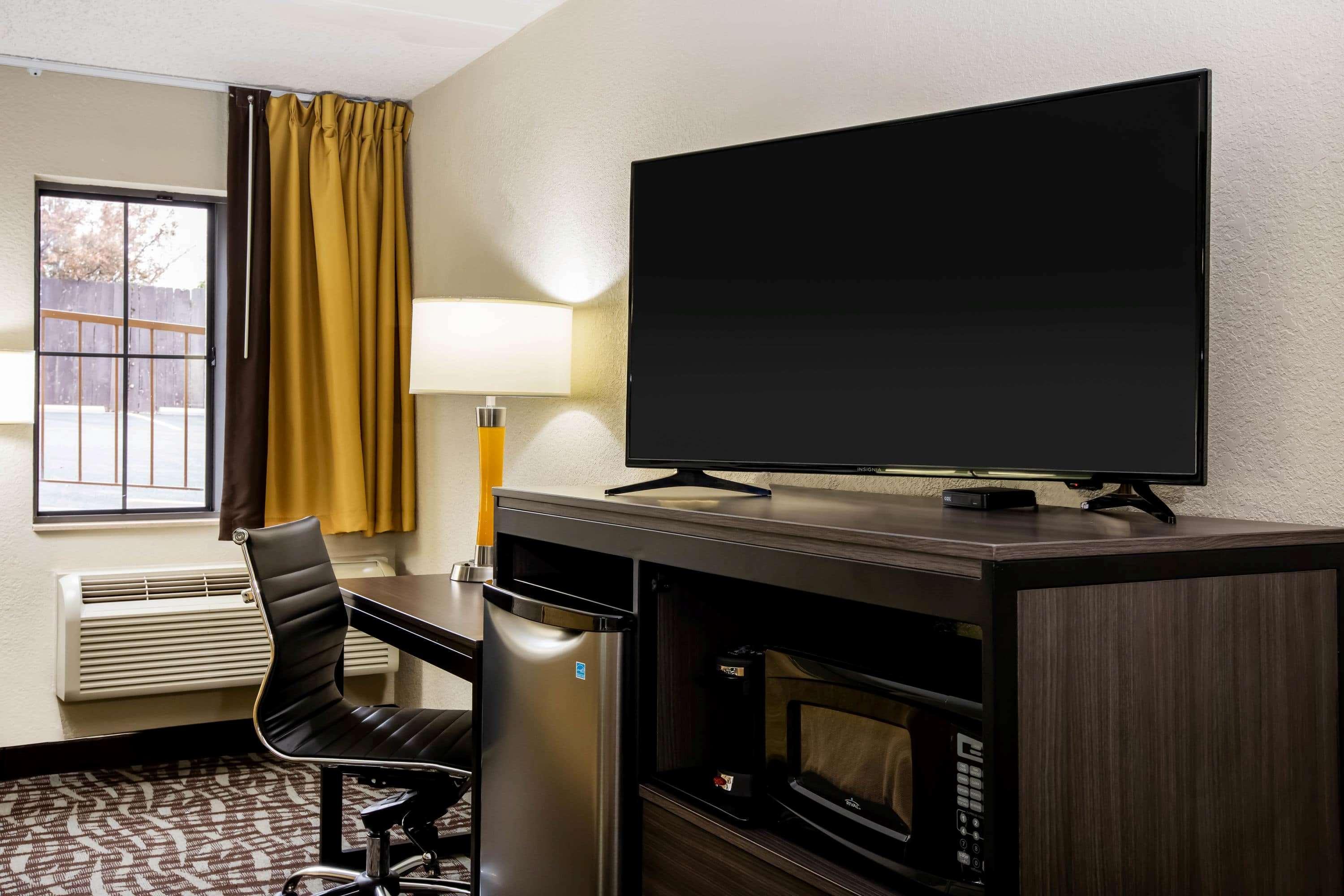 Spark By Hilton Wichita East Экстерьер фото