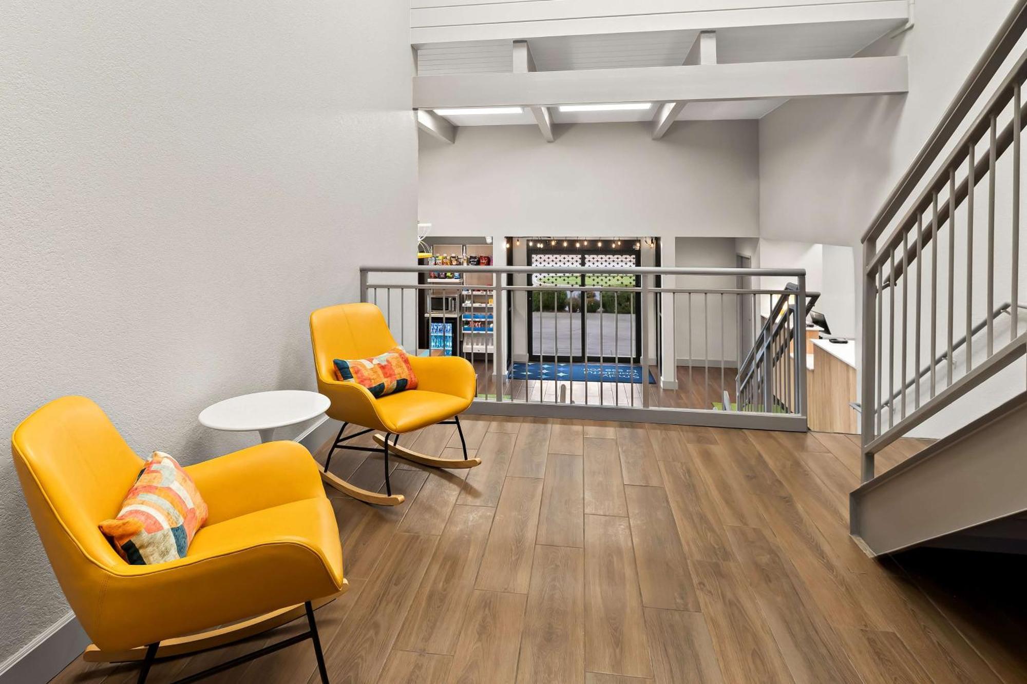 Spark By Hilton Wichita East Экстерьер фото